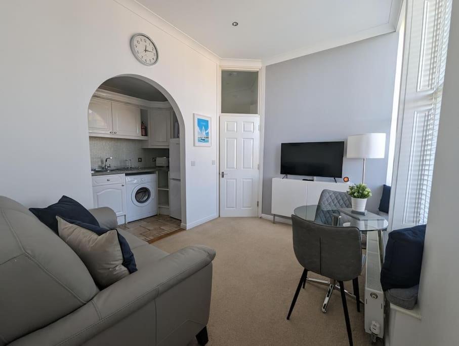 1 Bed Apartment - Sea View Shanklin Εξωτερικό φωτογραφία