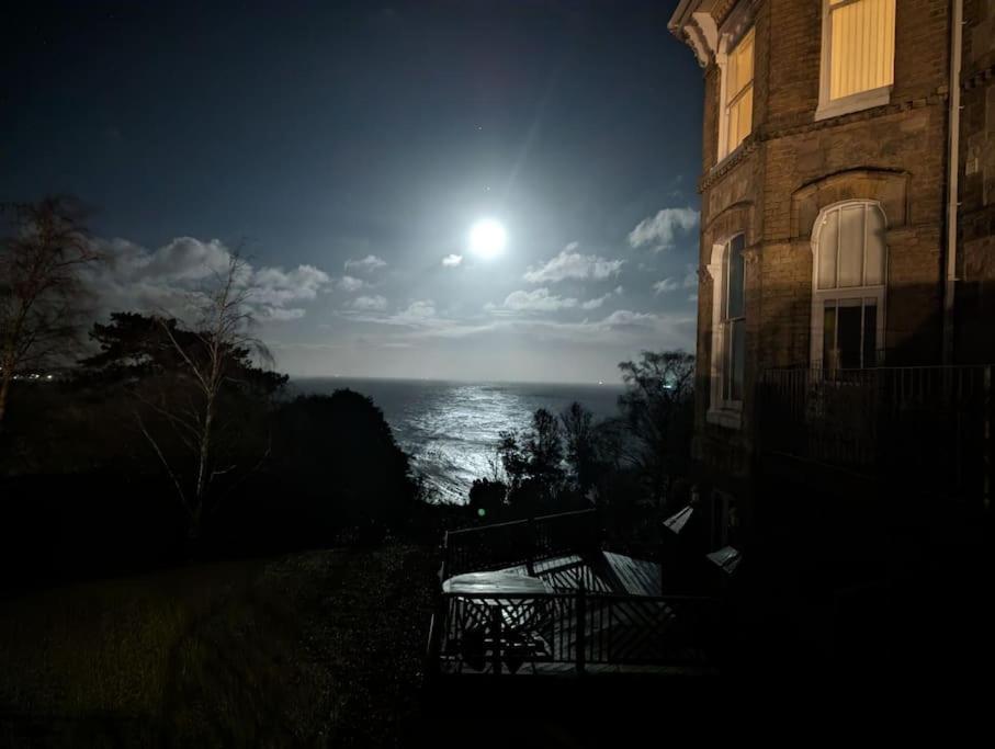 1 Bed Apartment - Sea View Shanklin Εξωτερικό φωτογραφία