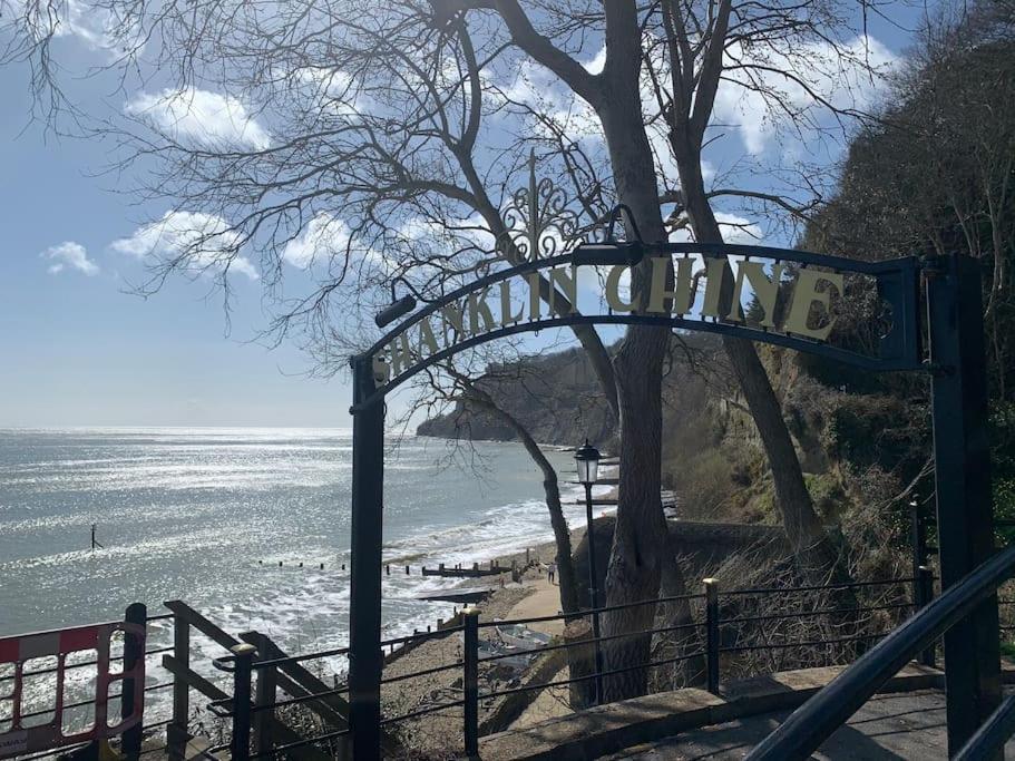 1 Bed Apartment - Sea View Shanklin Εξωτερικό φωτογραφία