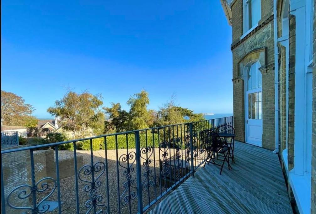 1 Bed Apartment - Sea View Shanklin Εξωτερικό φωτογραφία