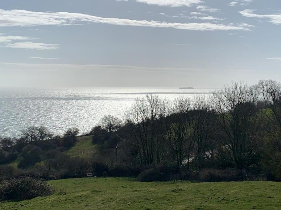 1 Bed Apartment - Sea View Shanklin Εξωτερικό φωτογραφία